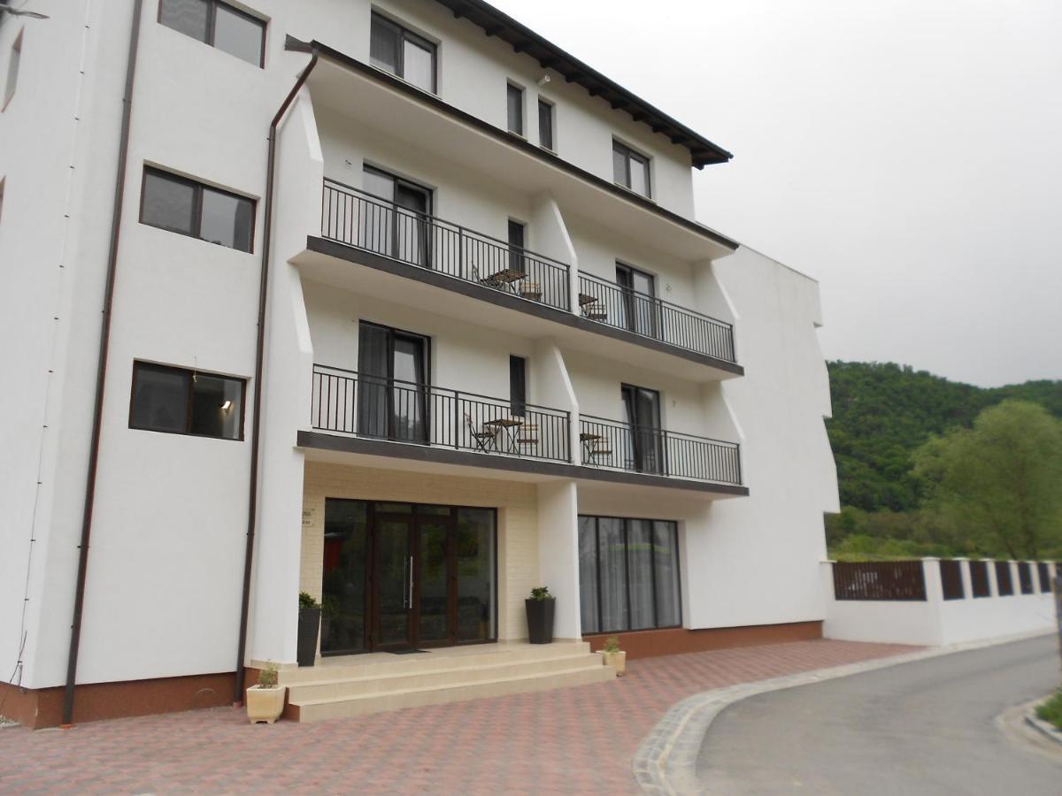 Hotel Andrana Caciulata Zewnętrze zdjęcie