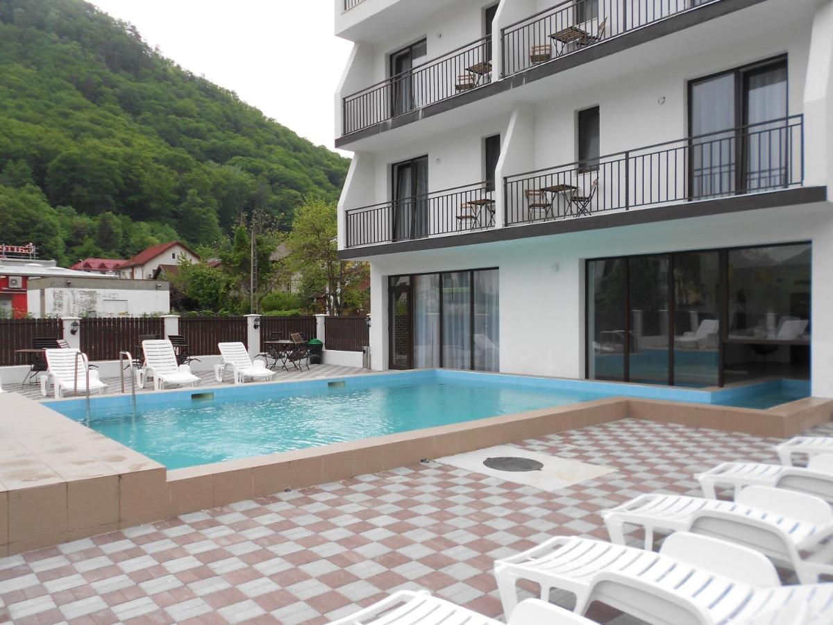 Hotel Andrana Caciulata Zewnętrze zdjęcie