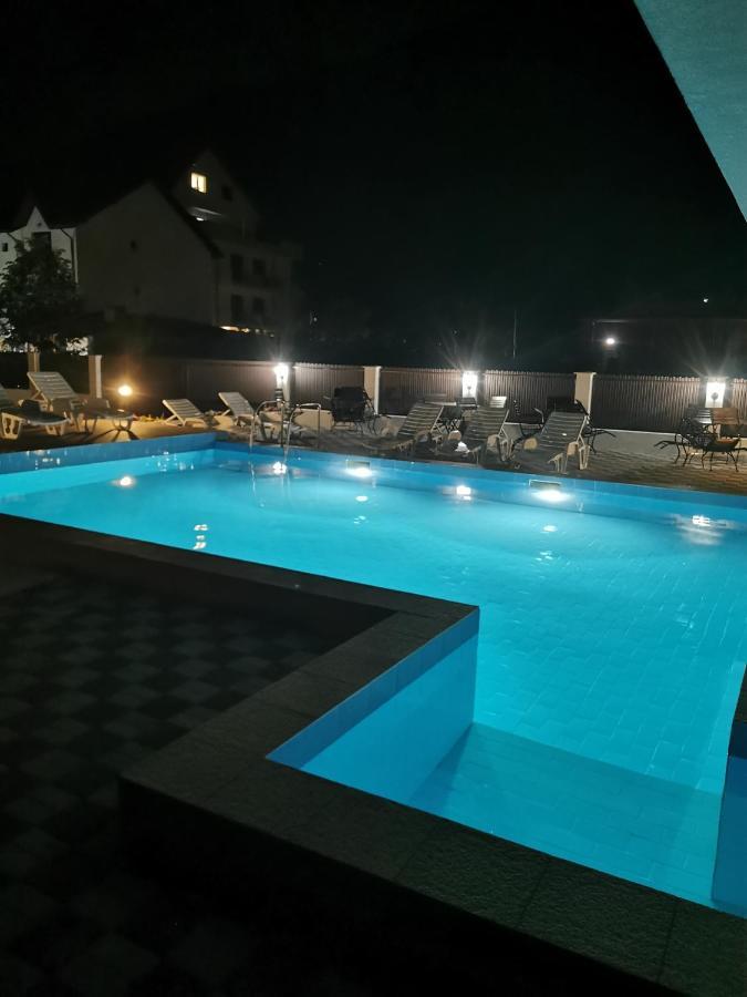 Hotel Andrana Caciulata Zewnętrze zdjęcie